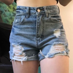jean shorts!!